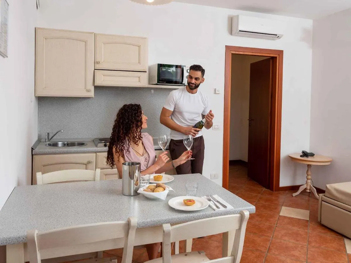 Apartment In Peschiera Del Garda - Gardasee 27141 0*,  Italie